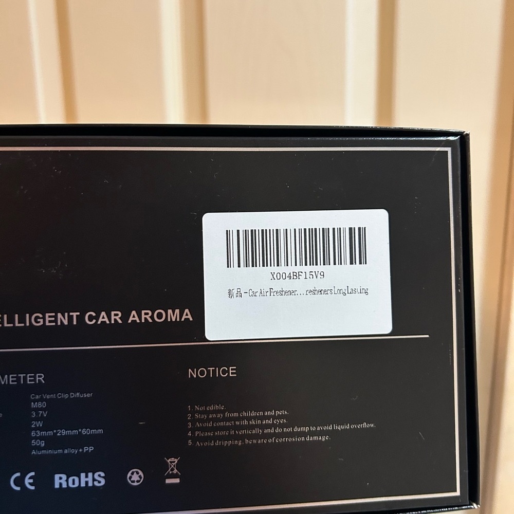 Car USB Aroma Diffuser with 3 Ambient Light Colors - Picture 3 of 5